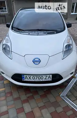 Nissan Leaf 2013 - пробег 171 тыс. км