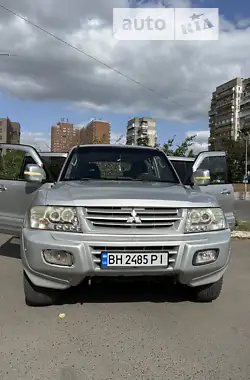 Mitsubishi Montero 2000 - пробег 290 тыс. км