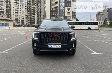 GMC Yukon 2021 - пробег 45 тыс. км