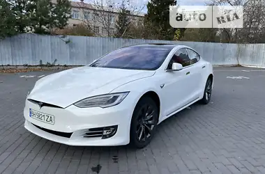 Tesla Model S 2018 - пробіг 75 тис. км