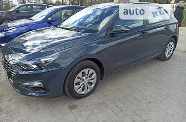 Hyundai i30 2021 - пробіг 16 тис. км