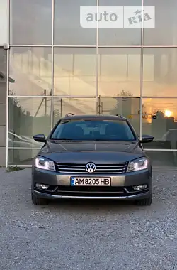 Volkswagen Passat 2013 - пробіг 251 тис. км