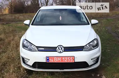 Volkswagen e-Golf 2016 - пробег 102 тыс. км