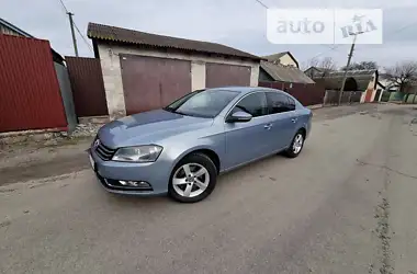 Volkswagen Passat 2011 - пробіг 241 тис. км