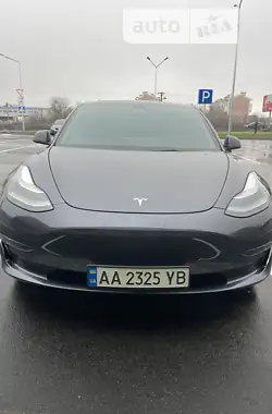 Tesla Model 3 2021 - пробіг 47 тис. км