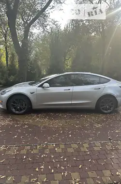 Tesla Model 3  2018 - пробіг 167 тис. км