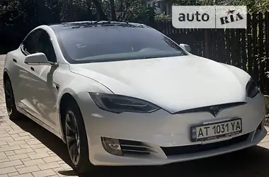 Tesla Model S 2020 - пробіг 23 тис. км