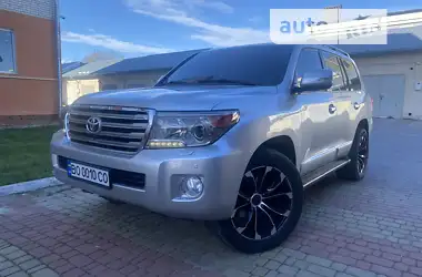 Toyota Land Cruiser 2012 - пробег 270 тыс. км