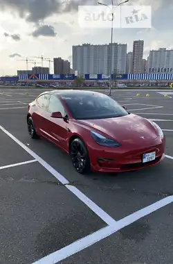 Tesla Model 3 2022 - пробіг 19 тис. км