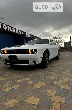 Dodge Challenger 2018 - пробег 99 тыс. км