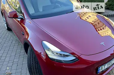 Tesla Model Y 2022 - пробіг 13 тис. км