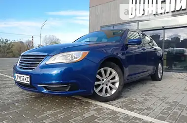 Chrysler 200  2013 - пробег 145 тыс. км