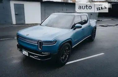 Rivian R1T 2022 - пробег 2 тыс. км