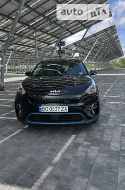 Kia Niro 2022 - пробег 10 тыс. км