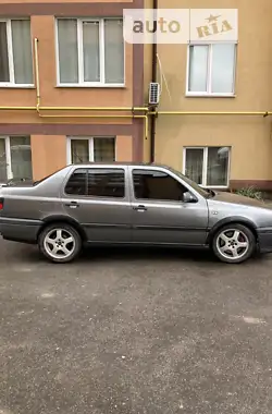 Volkswagen Vento 1994 - пробег 250 тыс. км