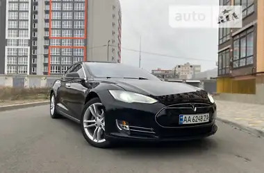 Tesla Model S 2014 - пробег 189 тыс. км