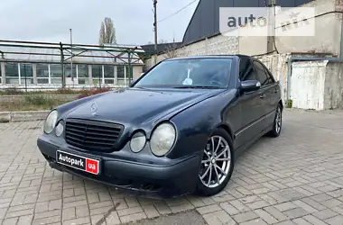 Mercedes-Benz E-Class 2000 - пробег 400 тыс. км