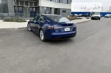 Tesla Model S 2019 - пробіг 17 тис. км