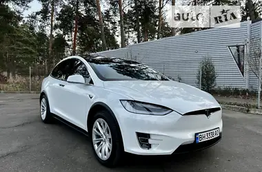 Tesla Model X 2018 - пробіг 93 тис. км