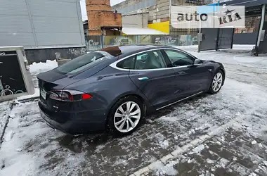Tesla Model S 2015 - пробіг 120 тис. км