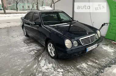 Mercedes-Benz E-Class 2001 - пробіг 320 тис. км