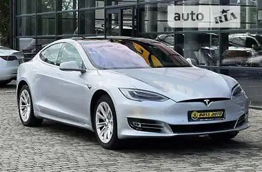 Tesla Model S 2017 - пробіг 97 тис. км