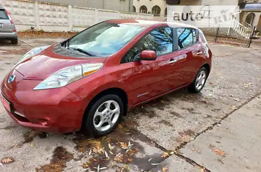 Nissan Leaf 2015 - пробег 82 тыс. км