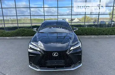 Lexus NX 2022 - пробег 14 тыс. км