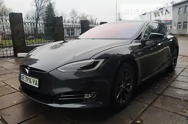 Tesla Model S 2018 - пробег 116 тыс. км