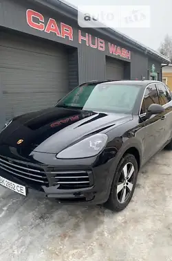 Porsche Cayenne 2018 - пробіг 97 тис. км