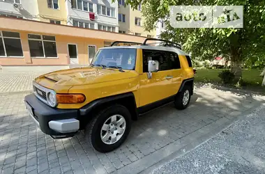 Toyota FJ Cruiser 2006 - пробег 98 тыс. км