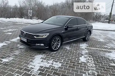 Volkswagen Passat 2016 - пробег 221 тыс. км