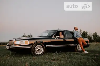 Lincoln Town Car Executive series 1991 - пробіг 290 тис. км