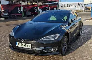Tesla Model S 2019 - пробіг 52 тис. км