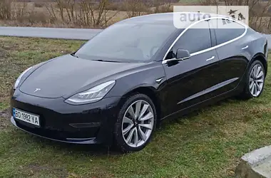 Tesla Model 3 2019 - пробіг 72 тис. км