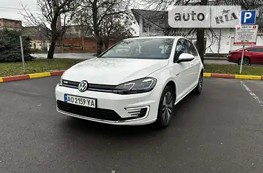 Volkswagen e-Golf 2020 - пробег 39 тыс. км