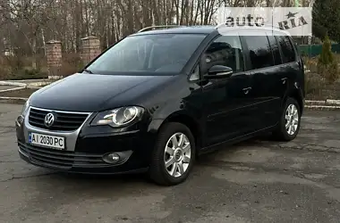 Volkswagen Touran 2009 - пробіг 150 тис. км