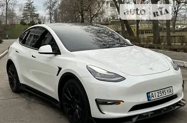 Tesla Model Y 2022 - пробіг 30 тис. км