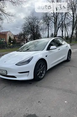 Tesla Model 3 2022 - пробіг 13 тис. км