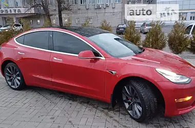 Tesla Model 3 2019 - пробіг 119 тис. км