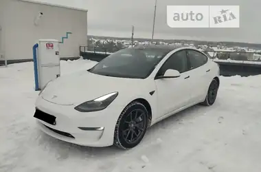 Tesla Model 3 2021 - пробіг 39 тис. км