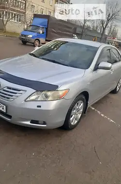 Toyota Camry 2007 - пробег 200 тыс. км