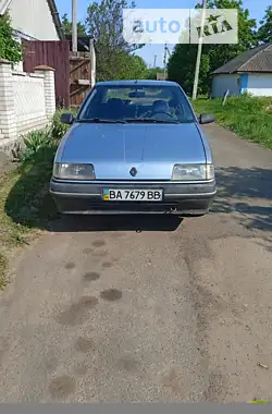 Renault 19  1990 - пробег 300 тыс. км