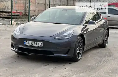 Tesla Model 3  2020 - пробіг 45 тис. км