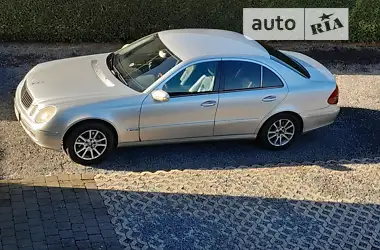 Mercedes-Benz E-Class 2002 - пробег 350 тыс. км