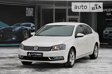 Volkswagen Passat 2011 - пробіг 180 тис. км