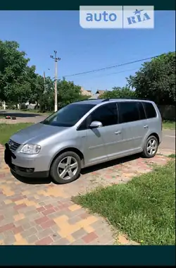 Volkswagen Touran 2005 - пробег 261 тыс. км