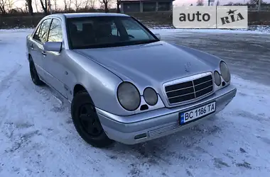 Mercedes-Benz E-Class 1997 - пробег 303 тыс. км