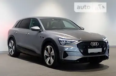 Audi e-tron 2022 - пробег 12 тыс. км