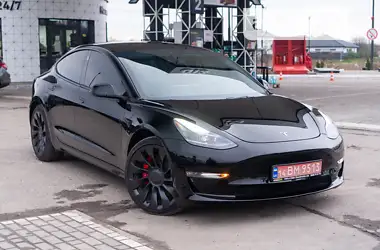 Tesla Model 3 2023 - пробіг 2 тис. км